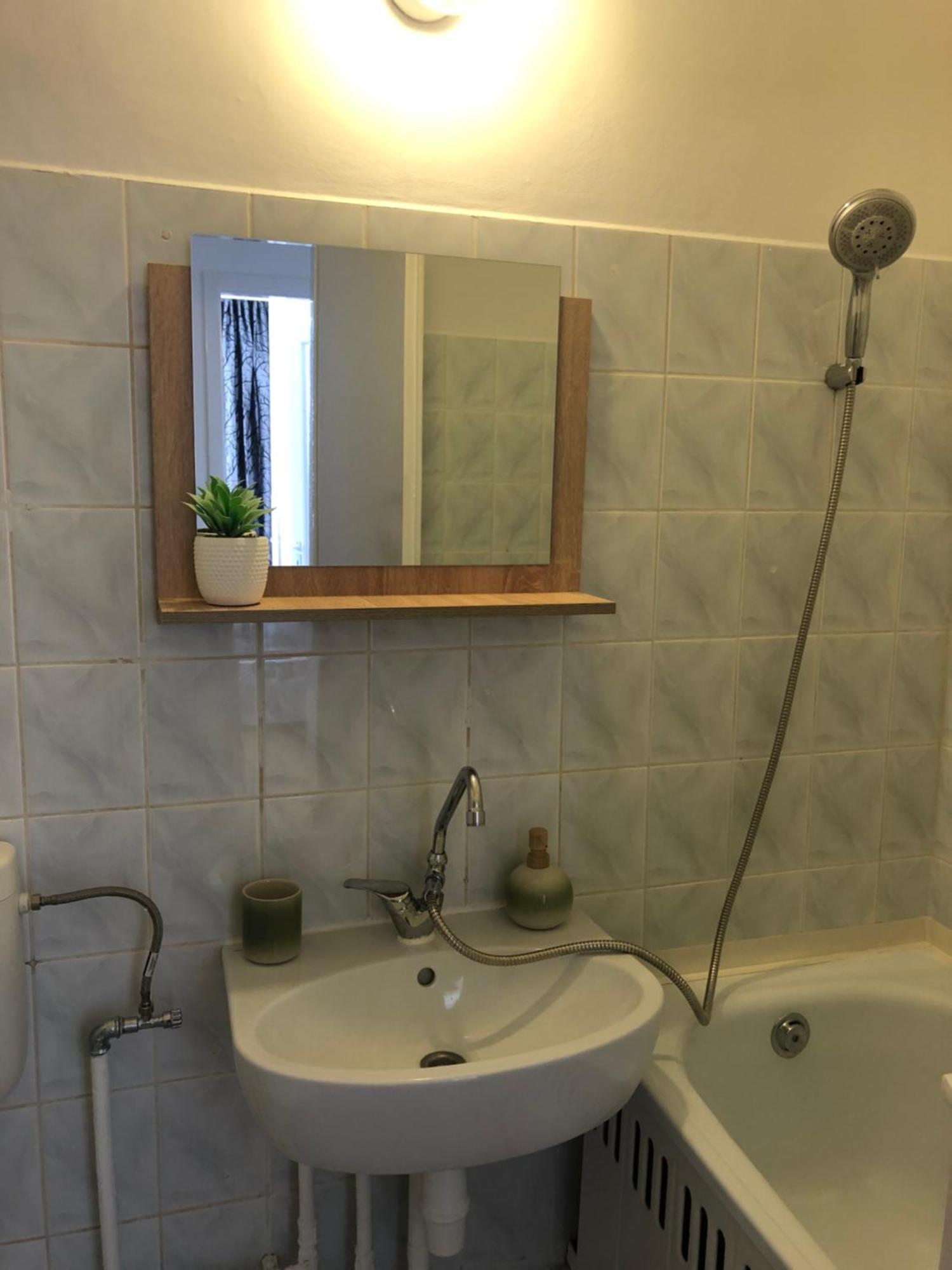 Juti Apartman Eger Esterno foto